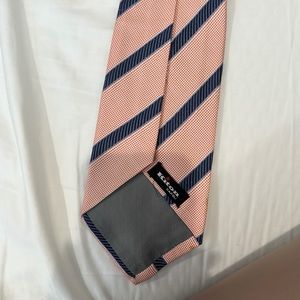 Tie